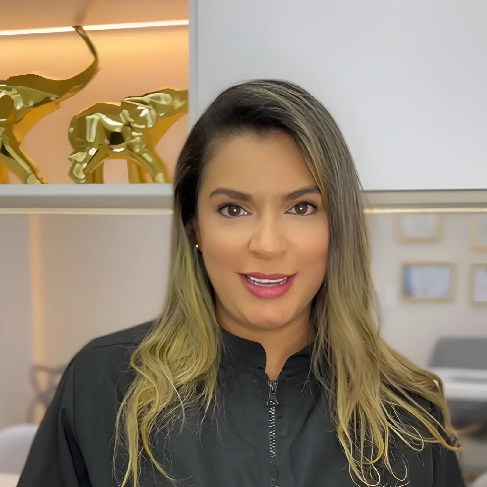 Dr. Natalia Gómez, aesthetic dentist in Medellín